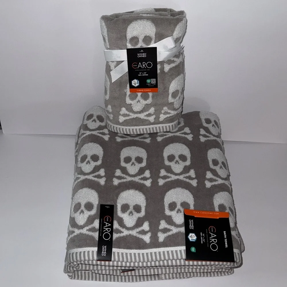 Caro 4 Piece Cotton Bath Towel Set Halloween Gray with Raises Skull And Bones
